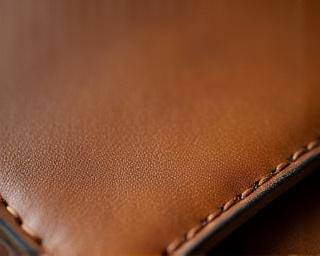 高品質な植物鞣しレザーのクローズアップ